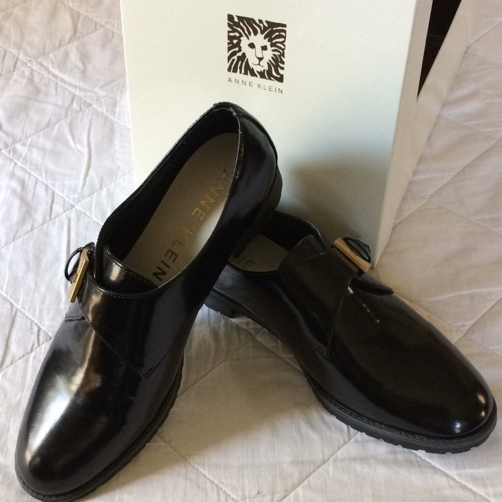 Women’s Dress ShoesBlack Patent Leather Anne Klein